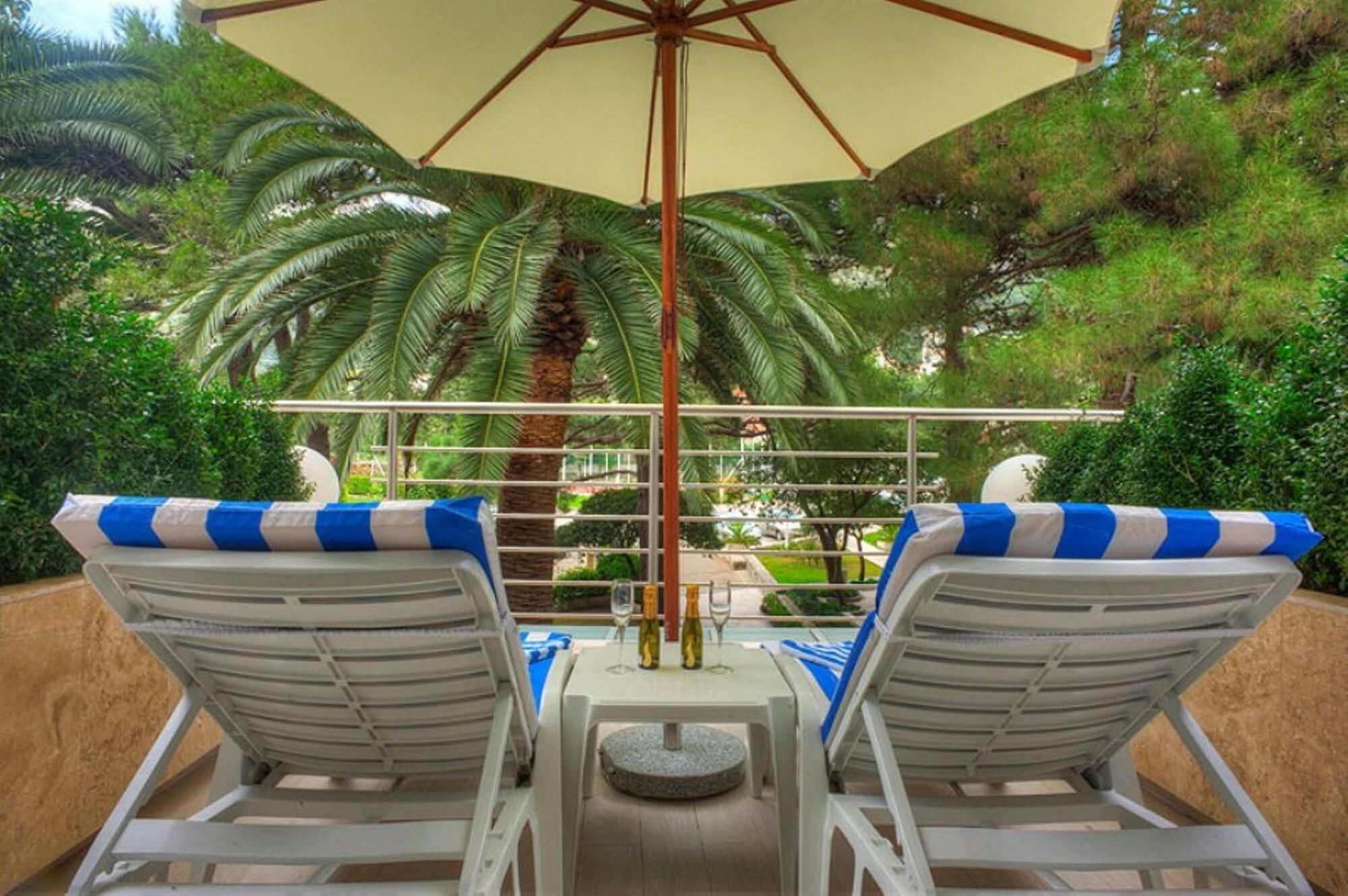 Hotel Rivijera Petrovac Εξωτερικό φωτογραφία