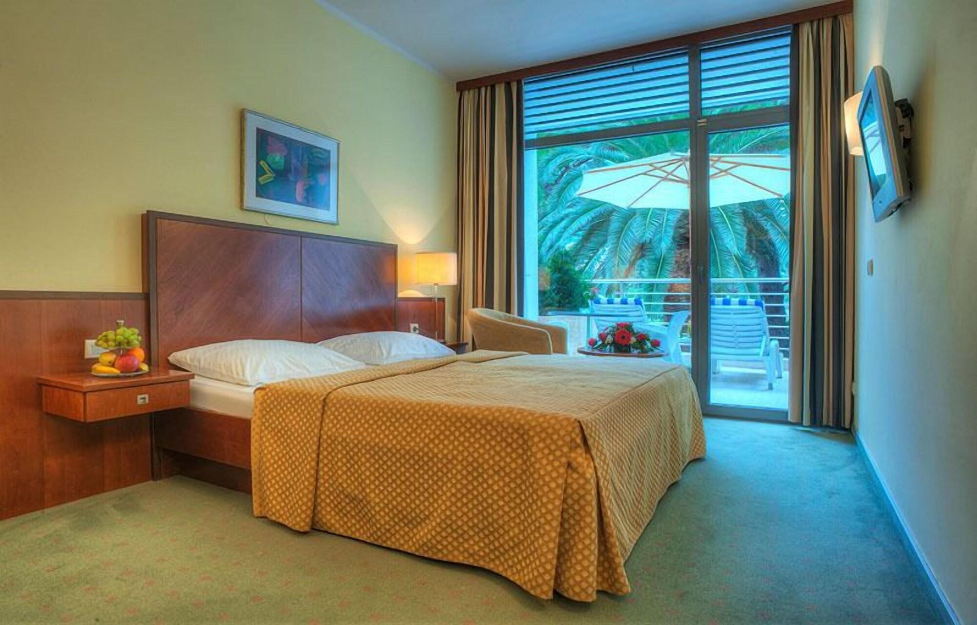 Hotel Rivijera Petrovac Εξωτερικό φωτογραφία