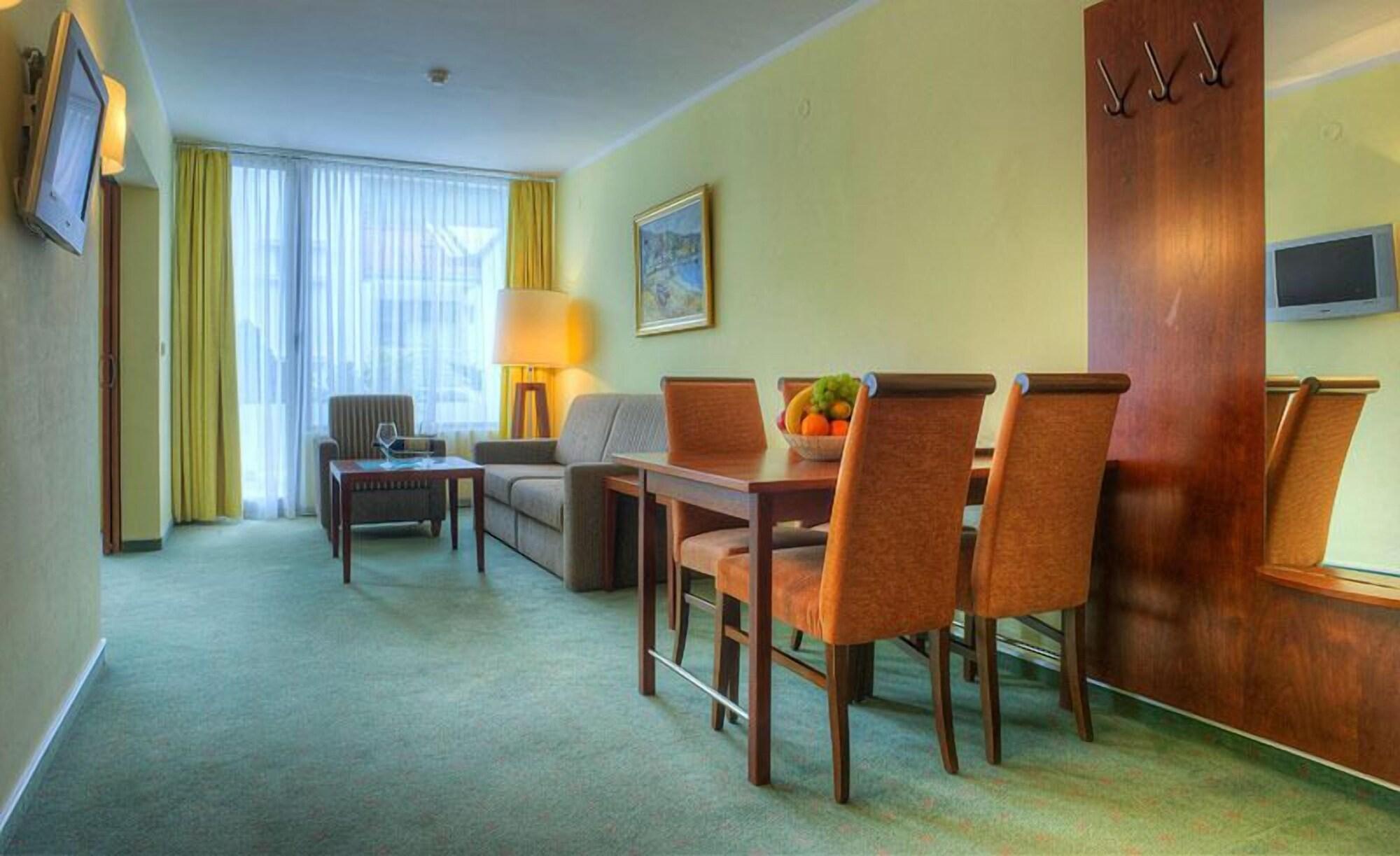 Hotel Rivijera Petrovac Εξωτερικό φωτογραφία