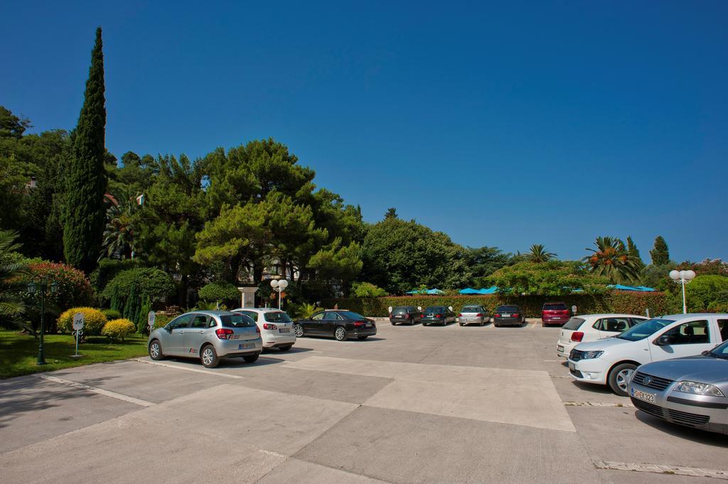 Hotel Rivijera Petrovac Εξωτερικό φωτογραφία
