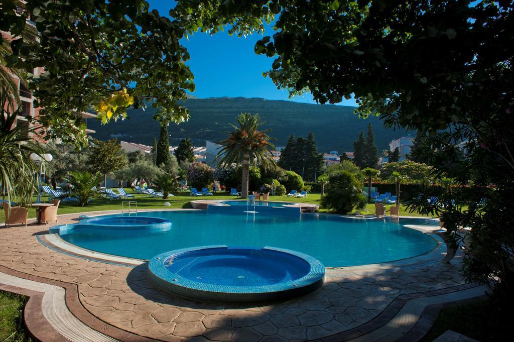 Hotel Rivijera Petrovac Εξωτερικό φωτογραφία