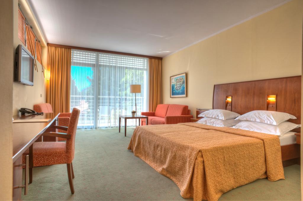 Hotel Rivijera Petrovac Εξωτερικό φωτογραφία