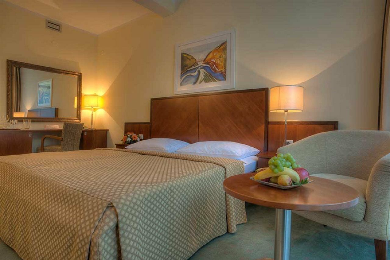 Hotel Rivijera Petrovac Εξωτερικό φωτογραφία